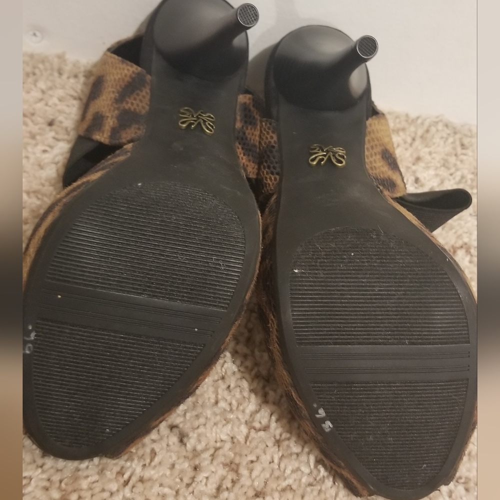 Shoes - Picture 4 of 4